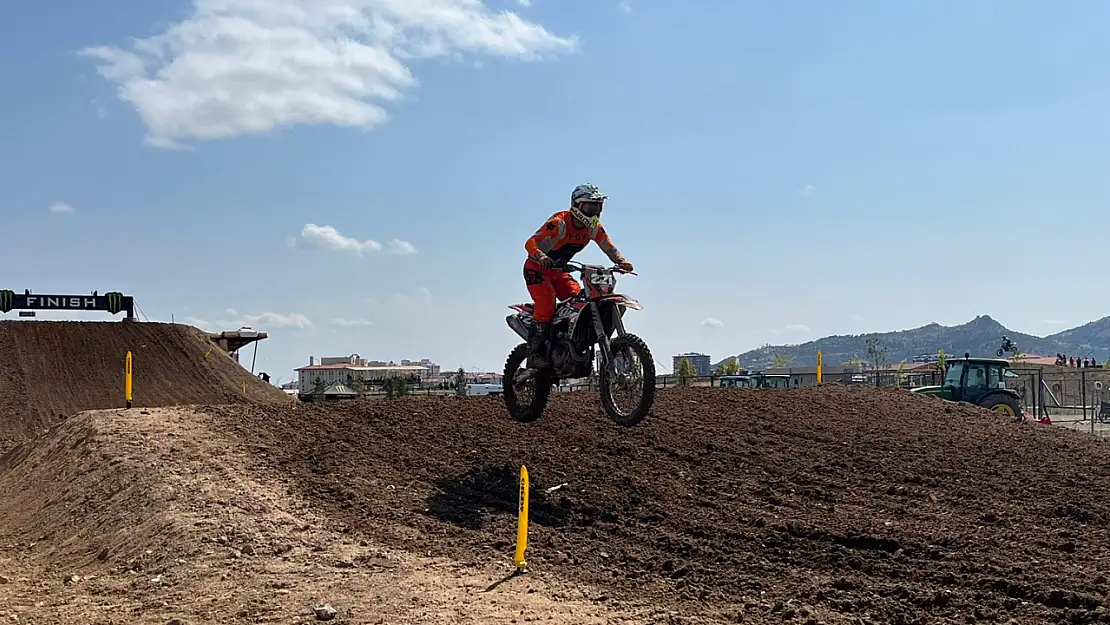 EMX250 Türkiye'de Kazanan Fransız Valin Oldu