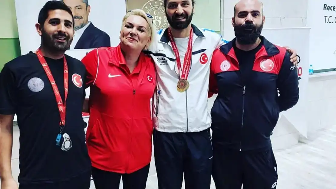 Afyonlu engelli sporcu azmetti Türkiye 1'incisi oldu