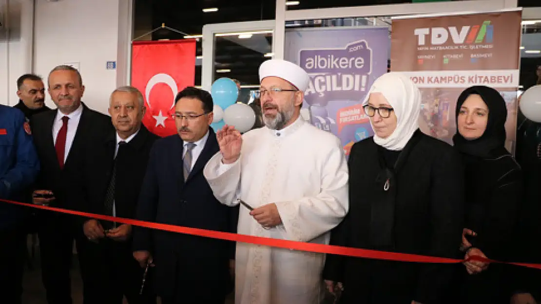 Erbaş Türkiye’nin en büyük ‘Kitap Kahve’ işletmesini açtı