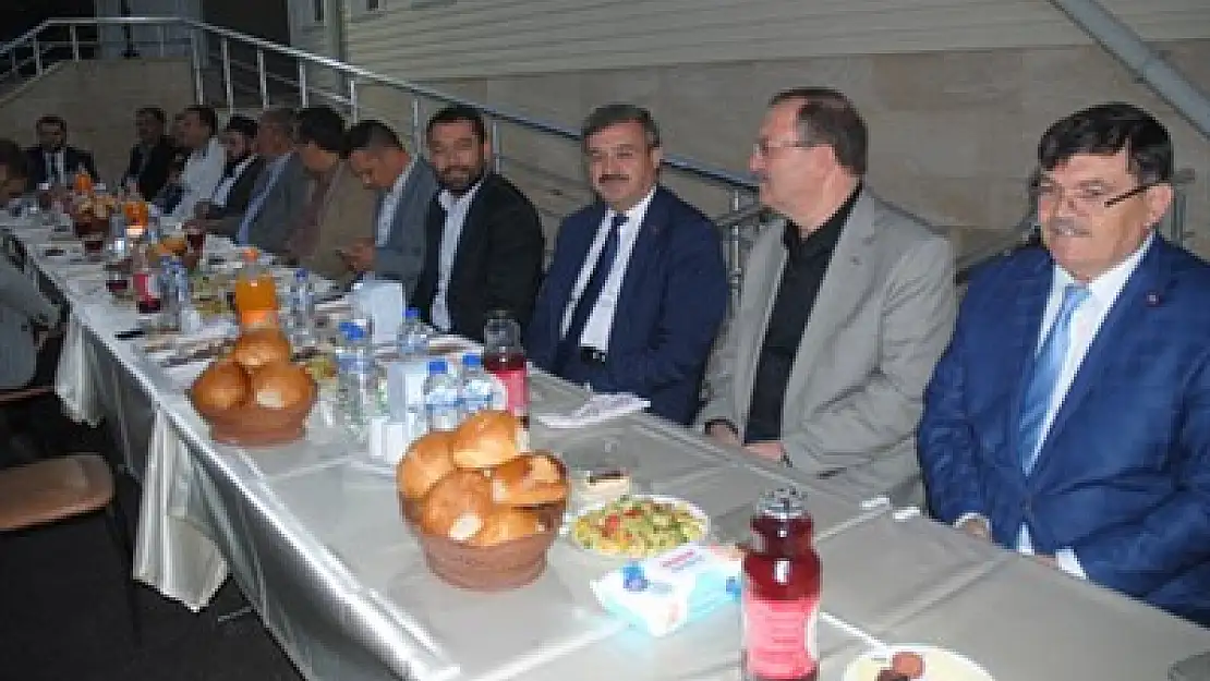 Erkmen Belediyesi'nden geniş katılımlı iftar