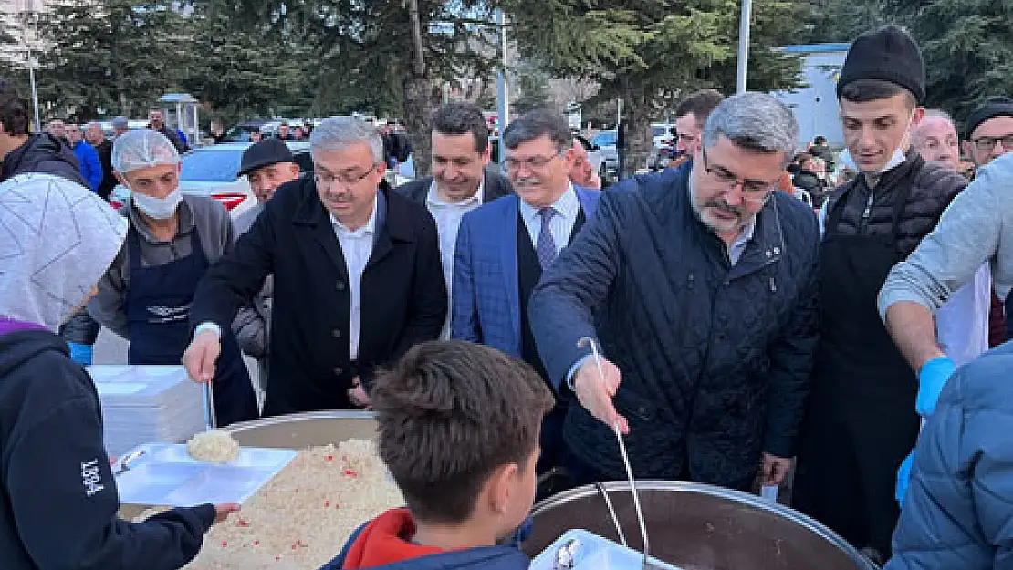 Erkmen'de geniş katılımlı iftar yemeği