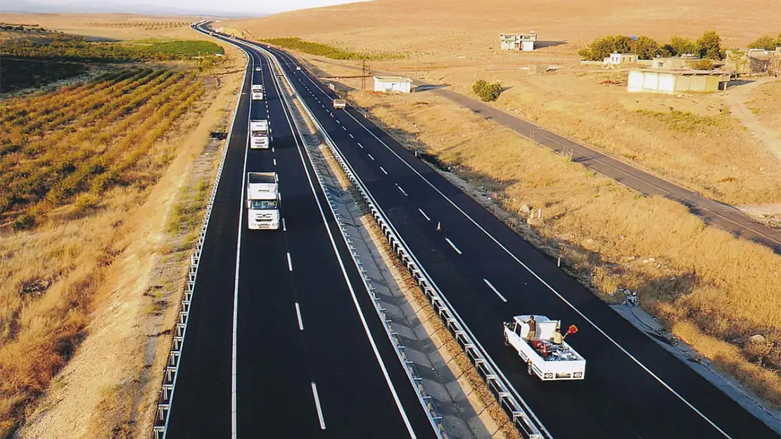 Erzurum, Diyarbakır Ve Konya'daki Feci Kazalarda Toplam 21 Yaralı