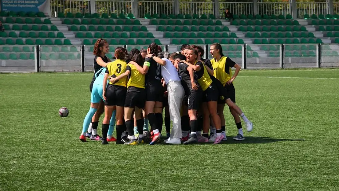 Eskişehirspor Kadınlar 3. Lig yolunda terlemeden tur atladı