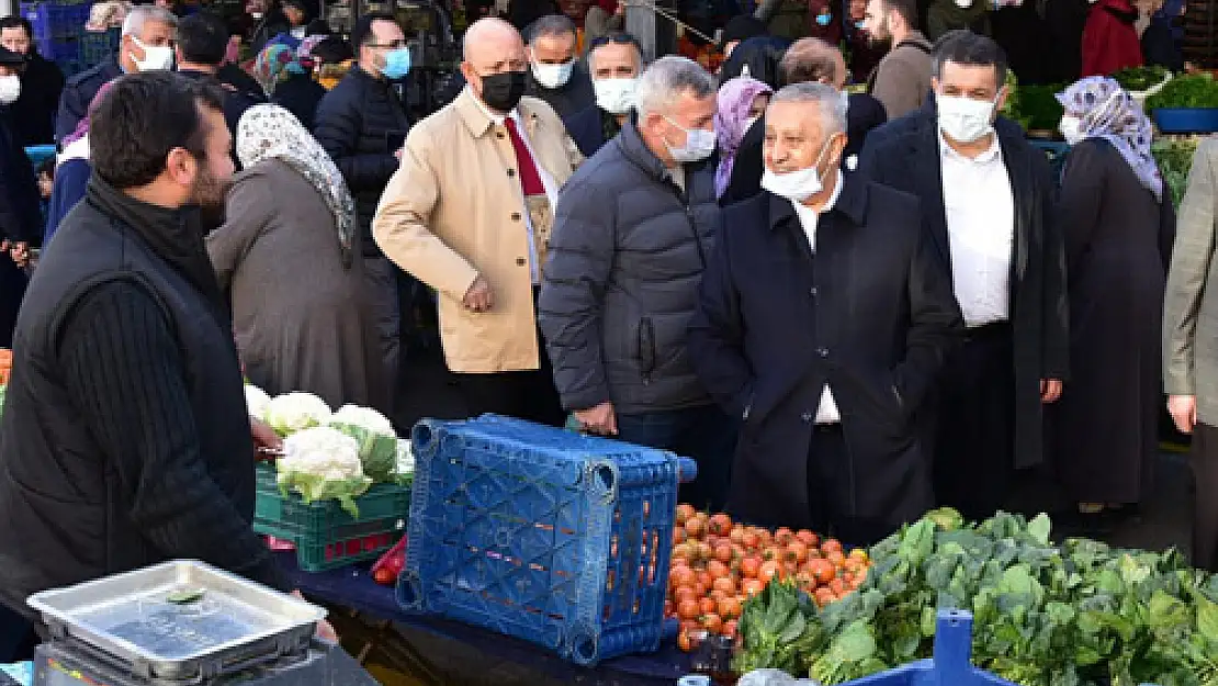 Esnafı dinledi, sorunları yerinde tespit etti