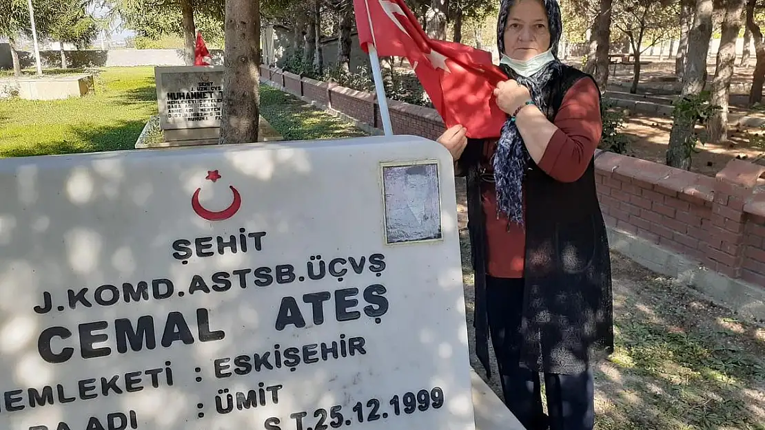 Ev sahibi, şehit annesini icraya vererek evden çıkarttı