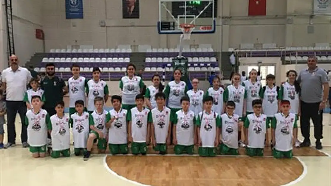 Finale Afyon'dan 8 kişi gidiyor