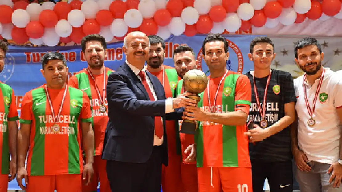 Futsal turnuvalarında ödüller sahiplerini buldu