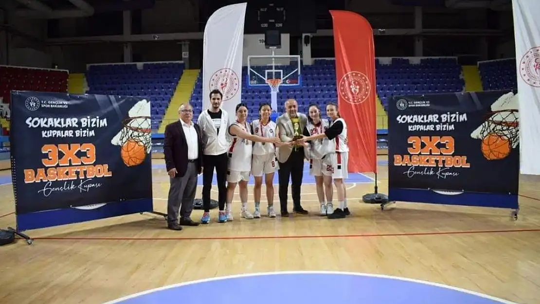 Gazili Basketçiler finalde kaybetti 2. oldu