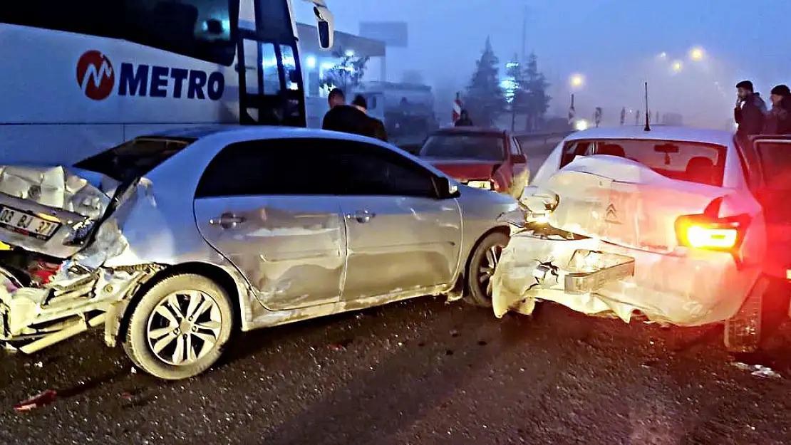 Gazlıgöl’de zincirleme trafik kazası