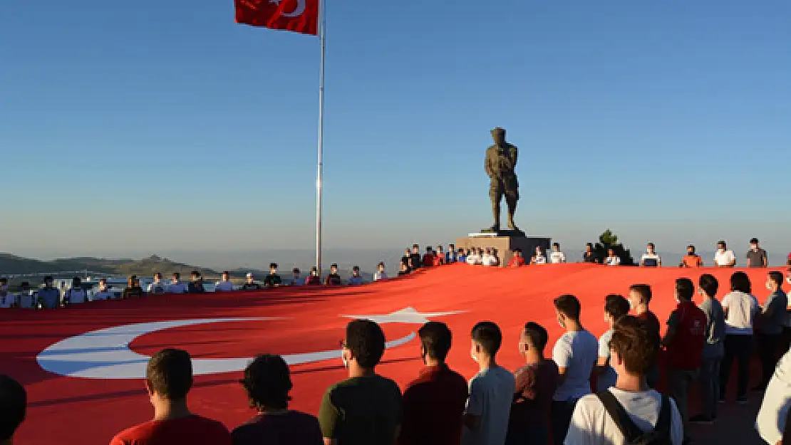 Gençler Afyonkarahisar  ve Kocatepe’yi öğrendi