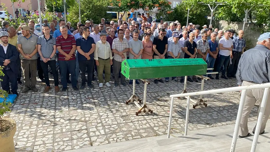 Görünmez kazada hayatı kaybeden yaşlı adam toprağa verildi