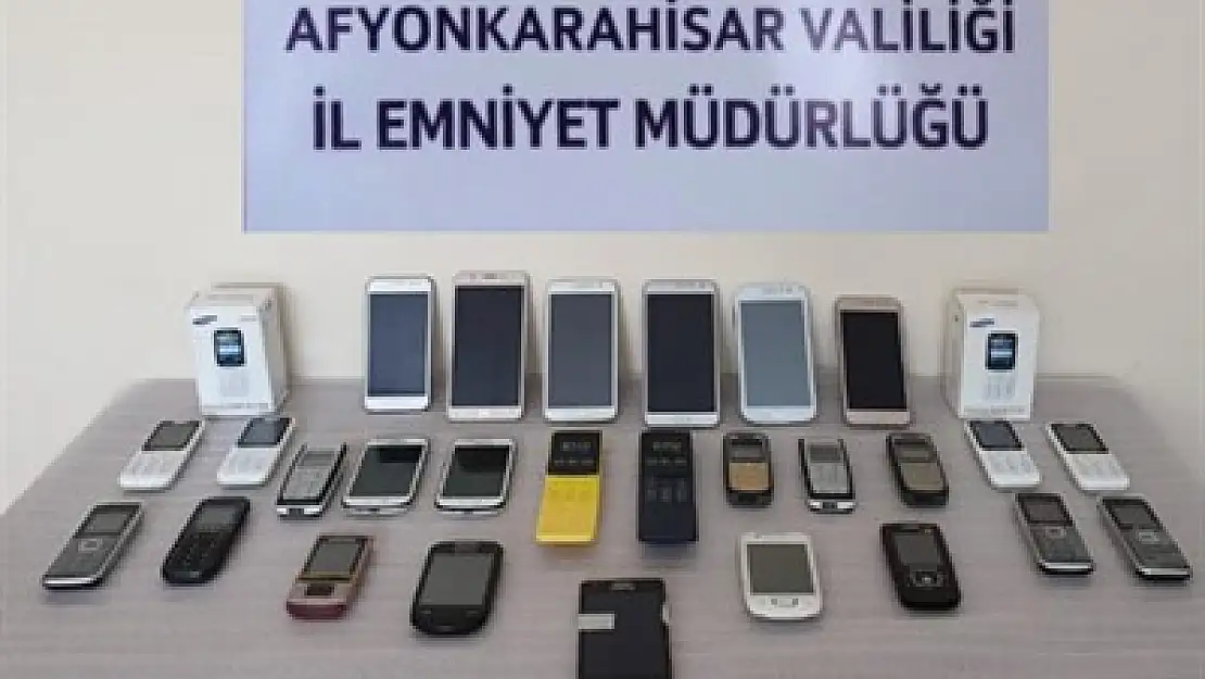 Gümrük kaçağı telefonlara el konuldu