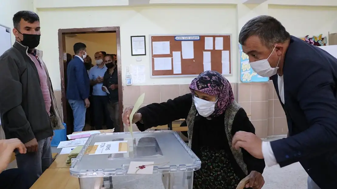 Güney Beldesi’nde seçim başladı