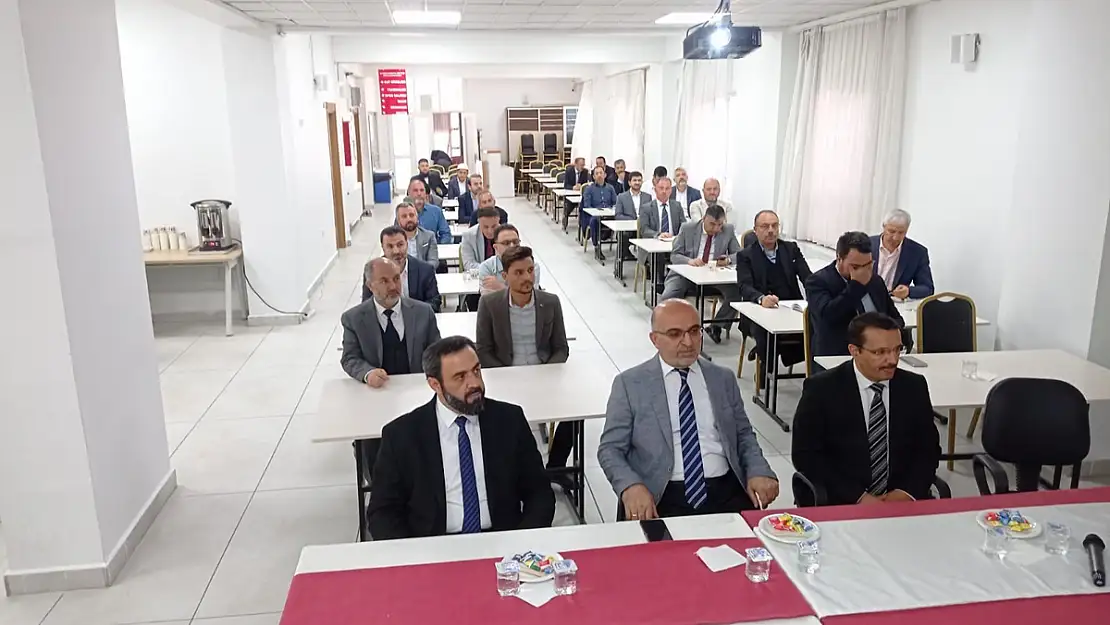 Hacı Adayları Rehberlerine Seminer Düzenlendi