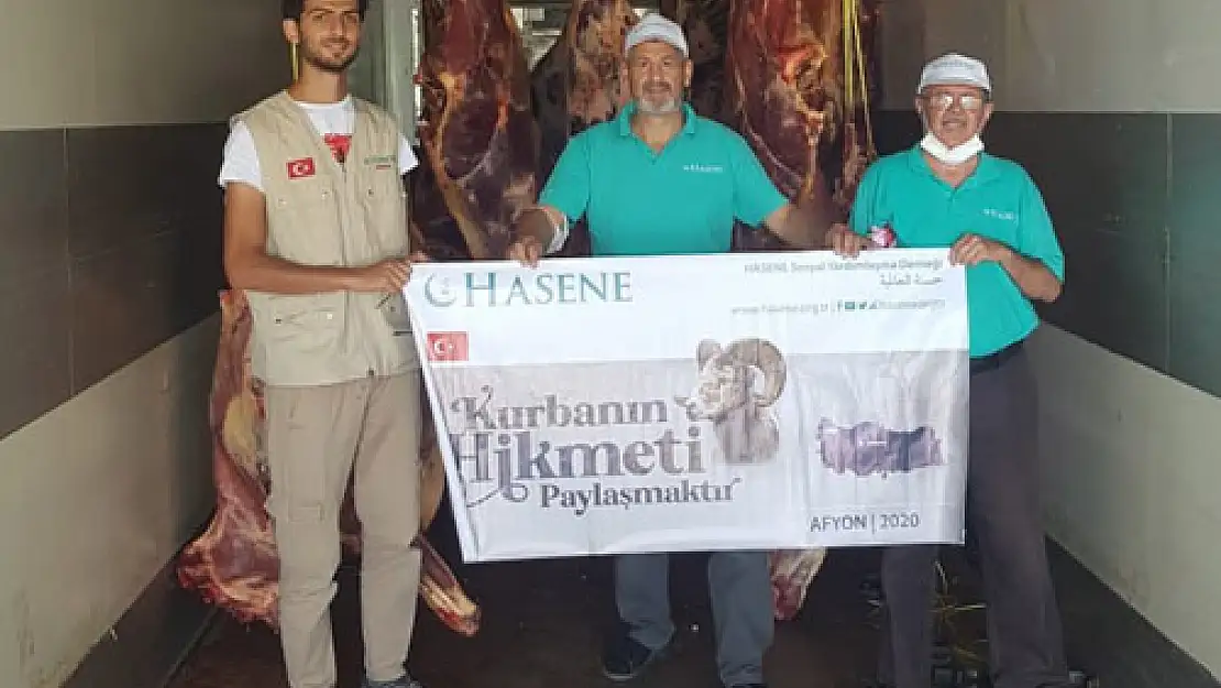 Hasene kurban da bin 300 aileye et dağıttı