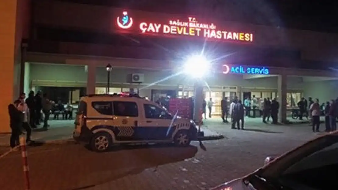 Havaya ateş açtı 2 kişiyi vurdu, kendisi de kalp krizi geçirdi: Kız isteme töreninde maganda dehşeti