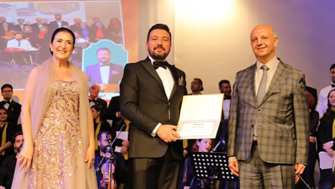 'Hazan Şarkıları' isimli konser beğeni topladı