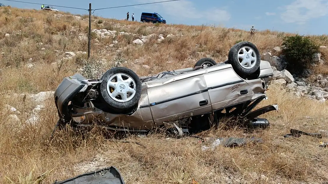 Hurdaya dönen aracın sürücüsü kazayı yaralı atlattı