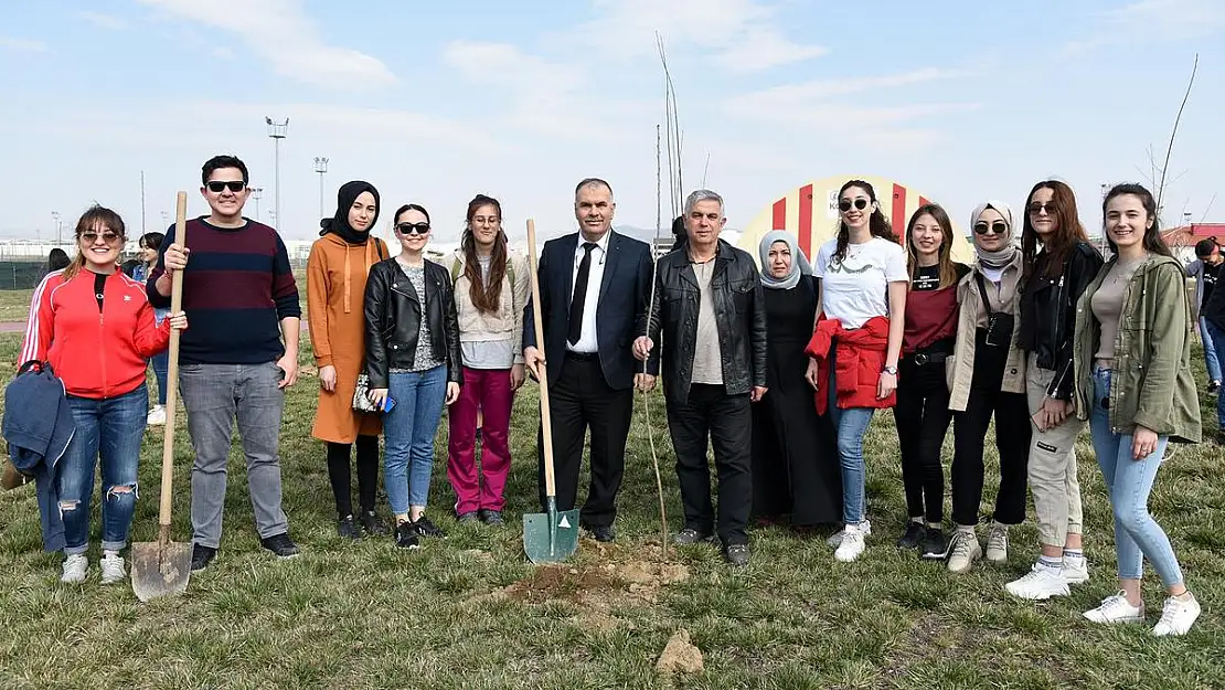 İdlib Şehitleri anısına 450 fidan toprakla buluştu