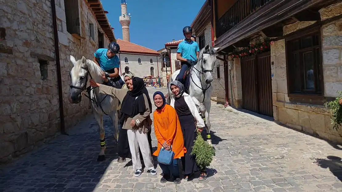 İhsaniye'de Atlı Birlikler Görevde