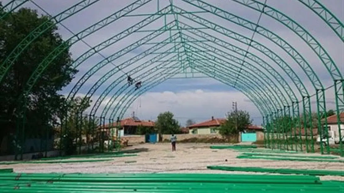 İhsaniye'de halı saha yapımına başlandı