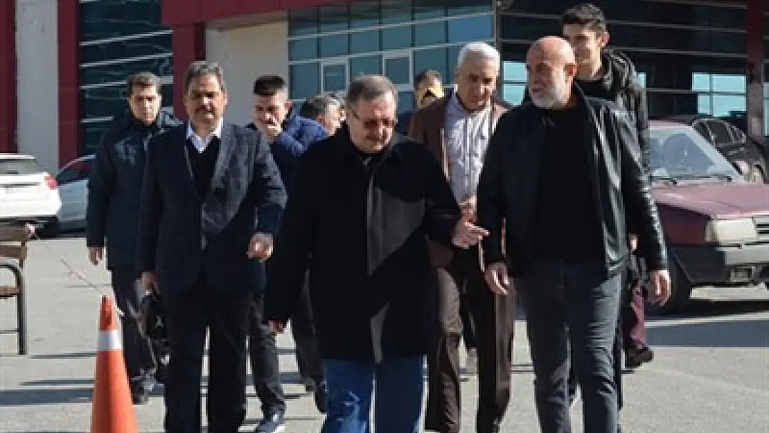 İl Jandarma Komutanı ve iş adamlarından AKÜ Hastanesi’ne ziyaret