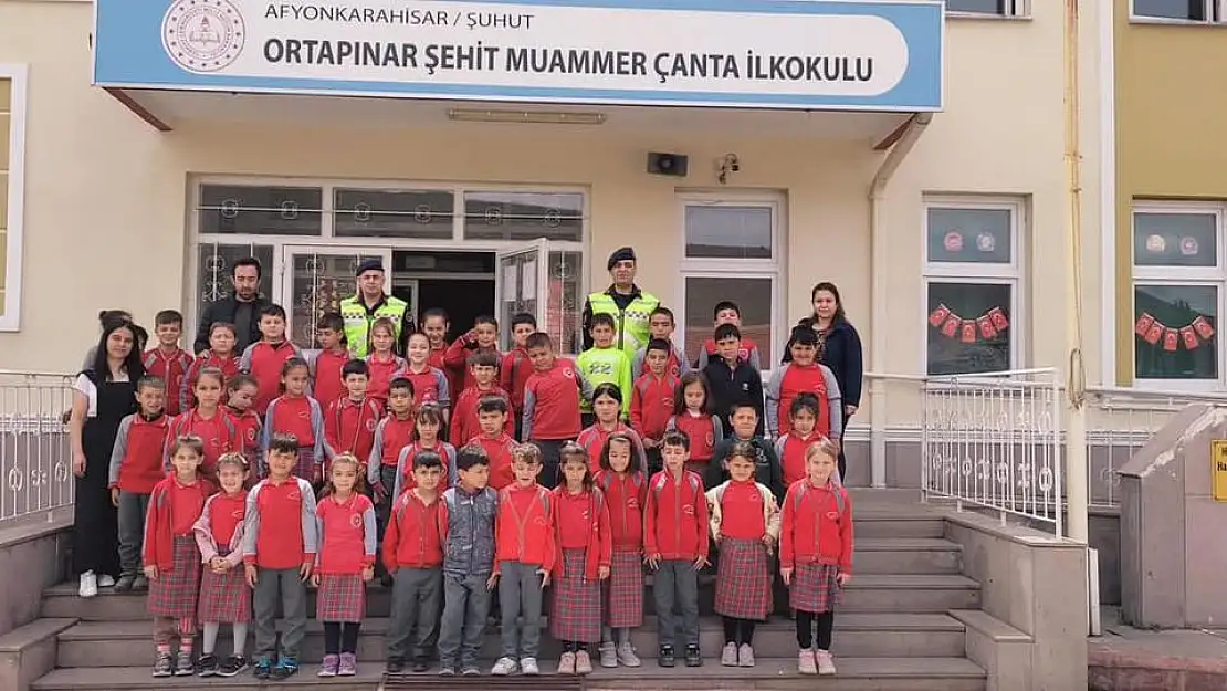 İlkokul öğrencilerine trafik eğitimi verildi