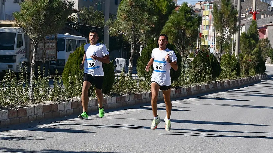 İscehisar’da Büyük Taarruz 100. Yıl Koşusu düzenlendi