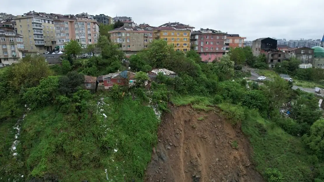 İstanbul Gaziosmanpaşa’da Toprak Kayması