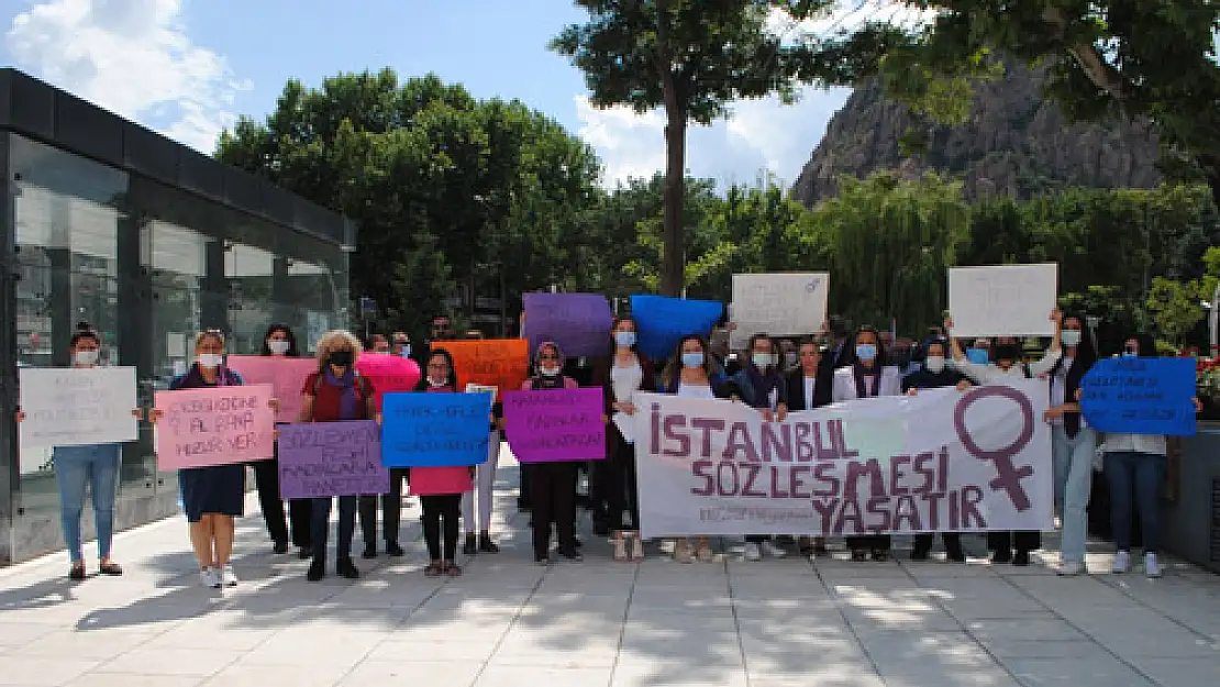 'İstanbul Sözleşmesinden değil önümüzden çekilin'