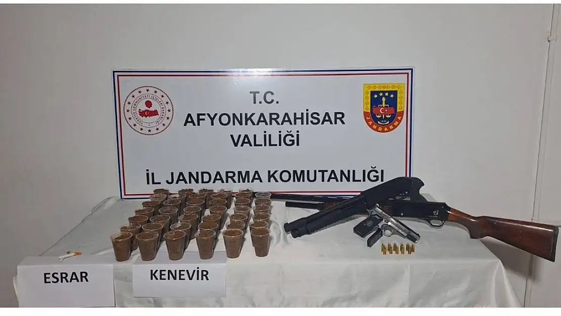 Jandarma Bolvadin'de Uyuşturucu Madde Ve Silah Yakaladı