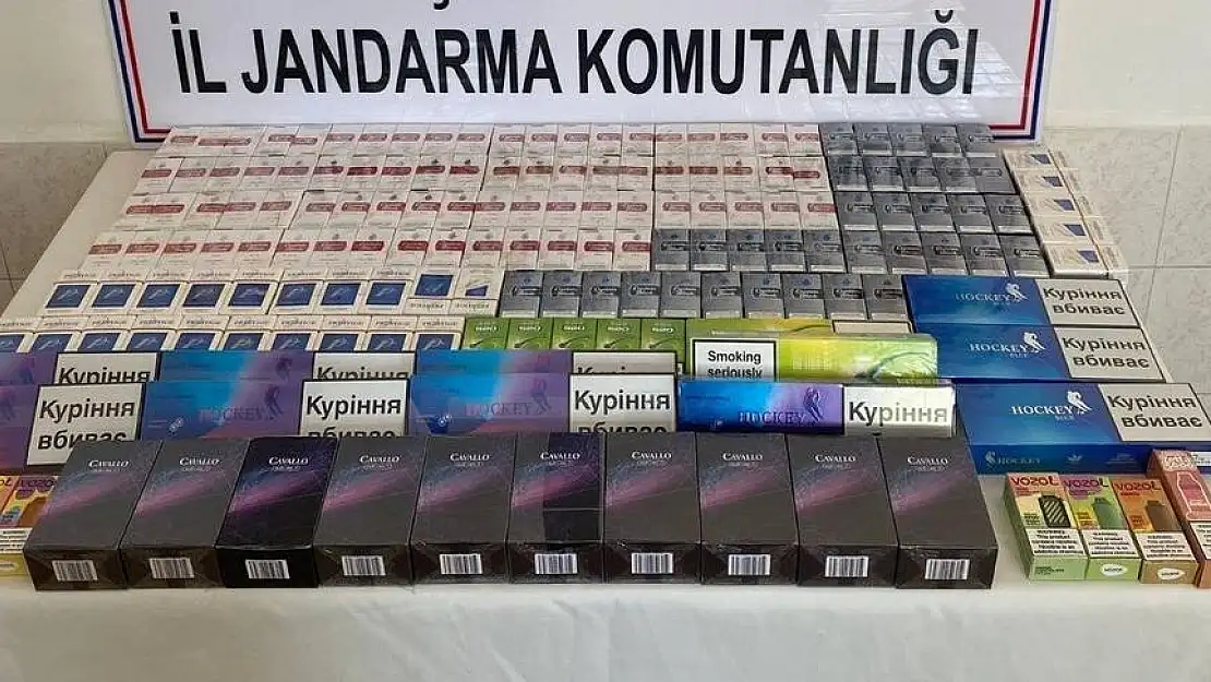 Kaçak sigara satışı yapan şüpheli jandarmadan kaçamadı