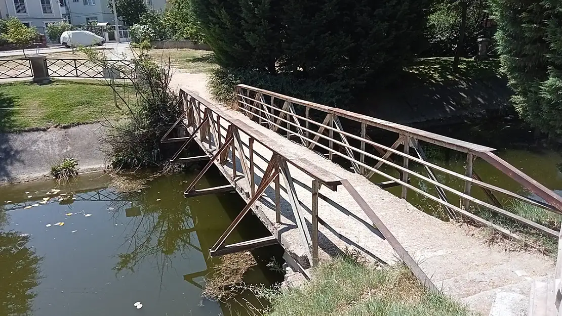 Kanlıkavak Park’ındaki Eski Köprü Vatandaşları Endişelendiriyor