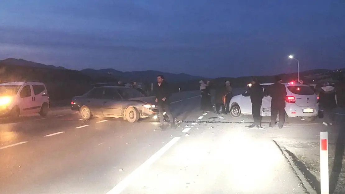 Karayolunda Trafik Kazası: 7 Yaralı