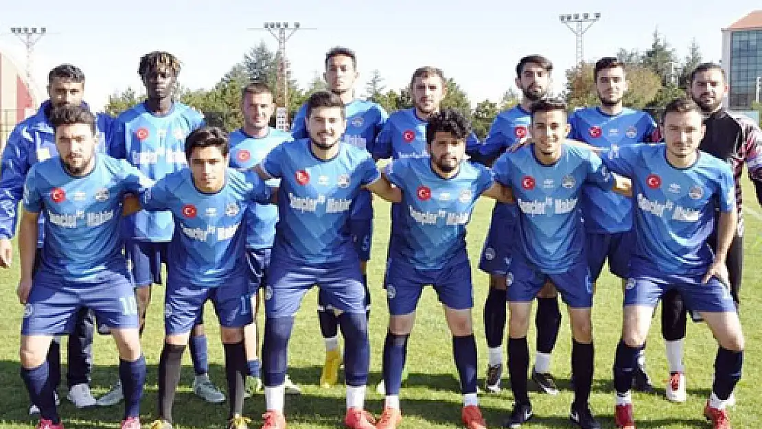 Kayıhan Play-Off'u son haftaya bıraktı