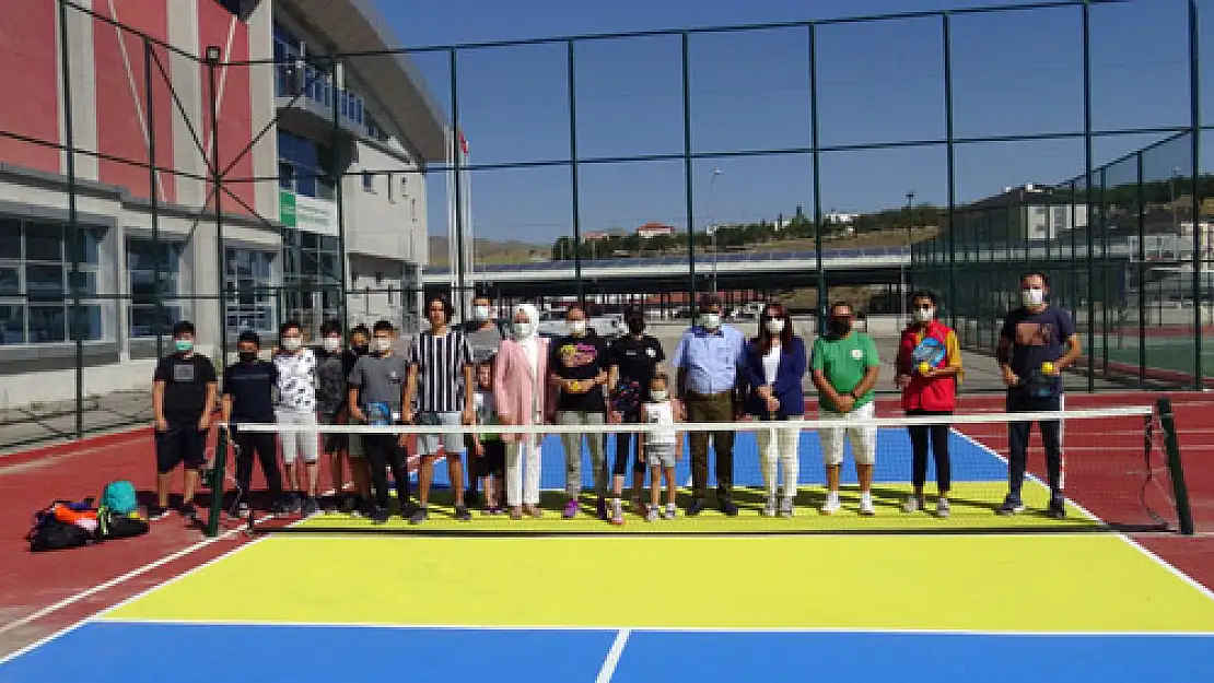 Kaymakam Tortop, ilçedeki “pickleball” kortlarının açılışını yaptı