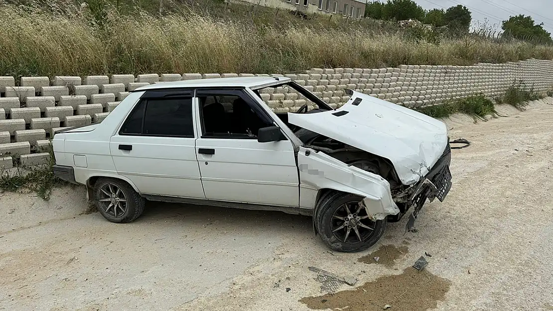 Kontrolde Çıkan Aracın İstinat Duvarına Çarpması Sonucu 1 Kişi Yaralandı