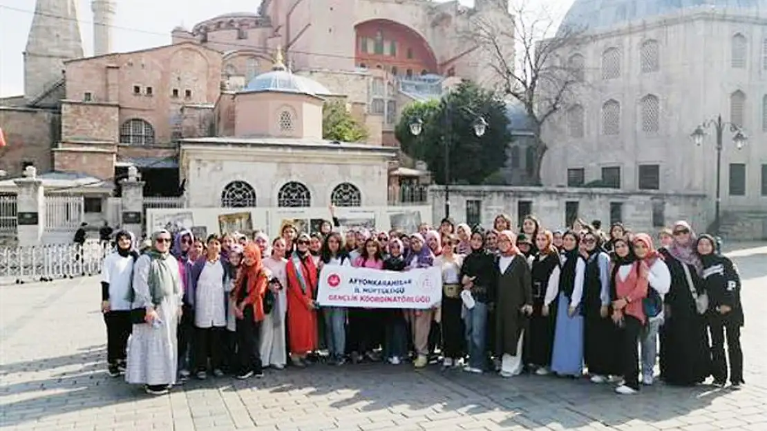 Kur'an kursu öğrencileri İstanbul'u gezdi