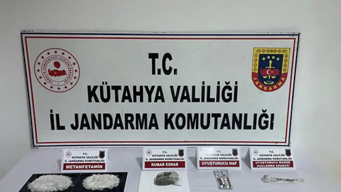 Kütahya'da Durdurulan Araçta Uyuşturucu Ele Geçirildi: 2 Şüpheli Tutuklandı