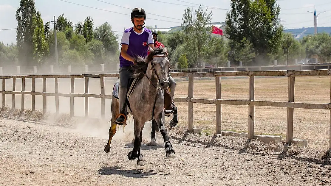 Kütahya’da Rahvan At Yarışları heyecanı