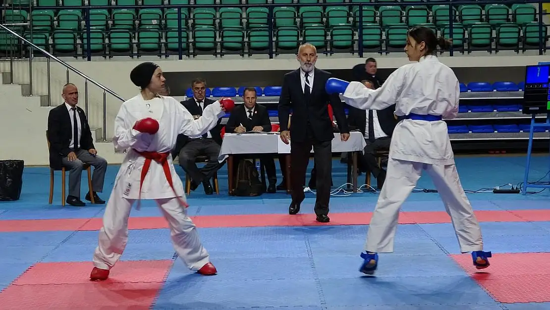 Kütahya’da Türkiye Gençler Karate Şampiyonası