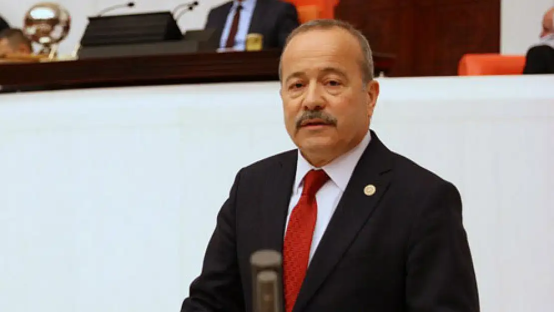 MHP Milletvekili Mehmet Taytak, Vali Gökmen Çiçek'e 2021 yılının Aile Yılı ilan edilmesi nedeniyle TBMM kürsüsünden yaptığı konuşmada teşekkür etti: Taytak, Vali Çiçek'i meclis kürsüsünde takdir etti