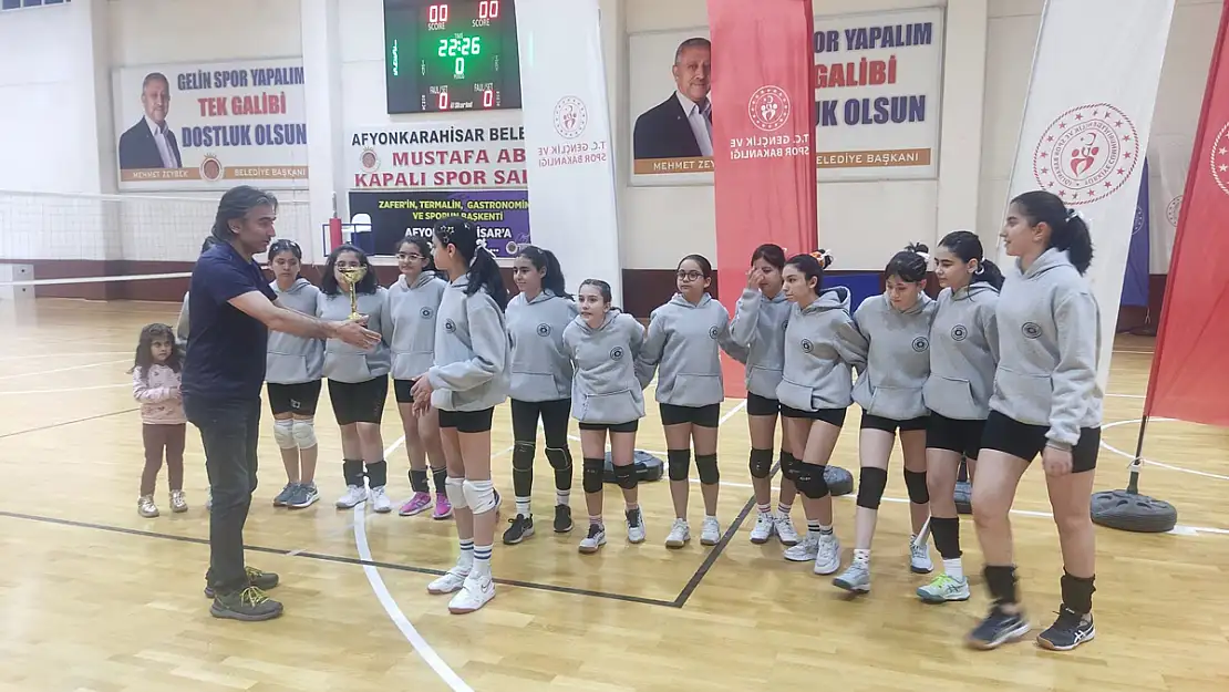 Midi Kız Voleybol İl Müsabakaları Tamamlandı