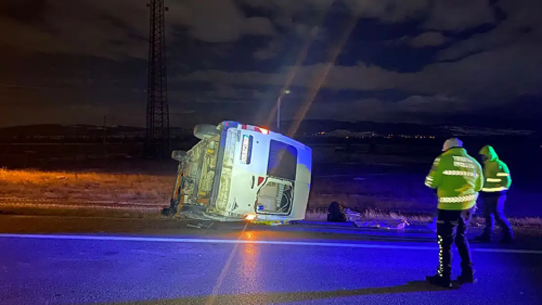 Minibüs Refüje Devrildi Çok Sayıda Yaralı Var