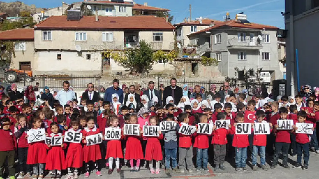 Minikler Mevlid Kandili'ni kutladı