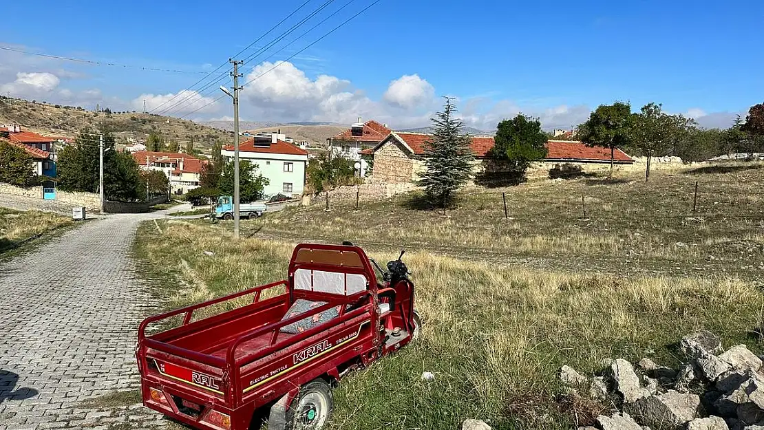 Motosiklet kazasında yaşlı sürücü yaralandı