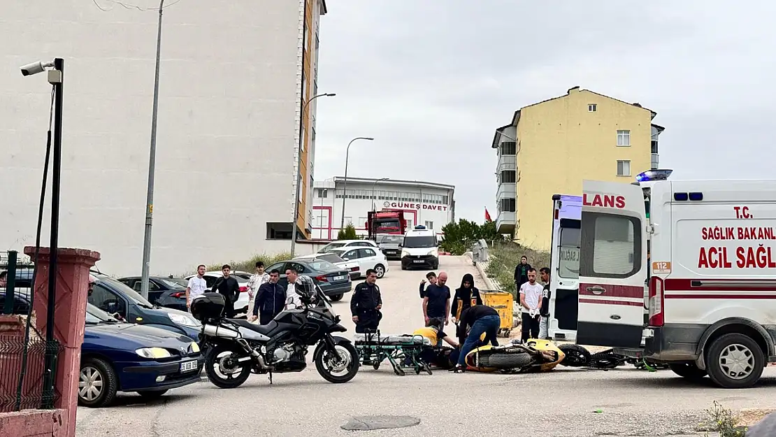 Motosikletlerin Çarpışması Sonucu 1 Kişi Yaralandı