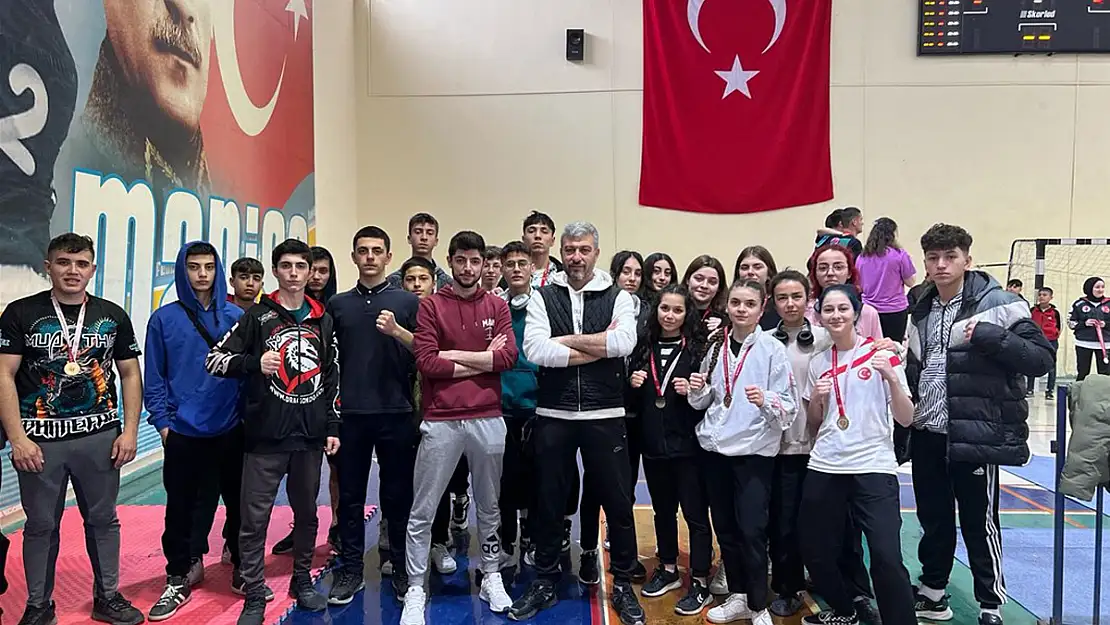 Muaythai Sporcuları 21 Derece Aldı