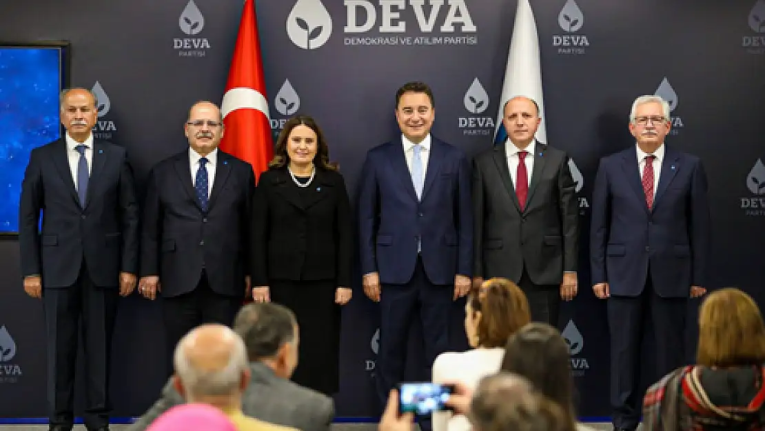 Mümtaz Akıncı DEVA'ya katıldı