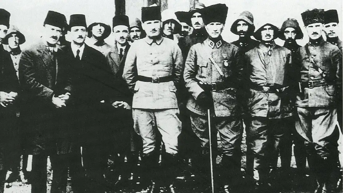 Mustafa Kemal Paşa, Meclis'e Zaferi Müjdeledi